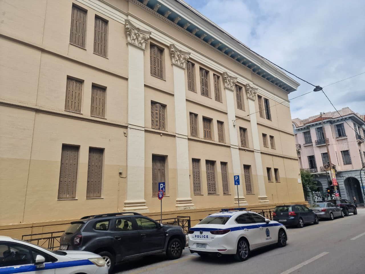 απολογοηθηκαν για επεισοδια σε νυχτερινα καταστηματα