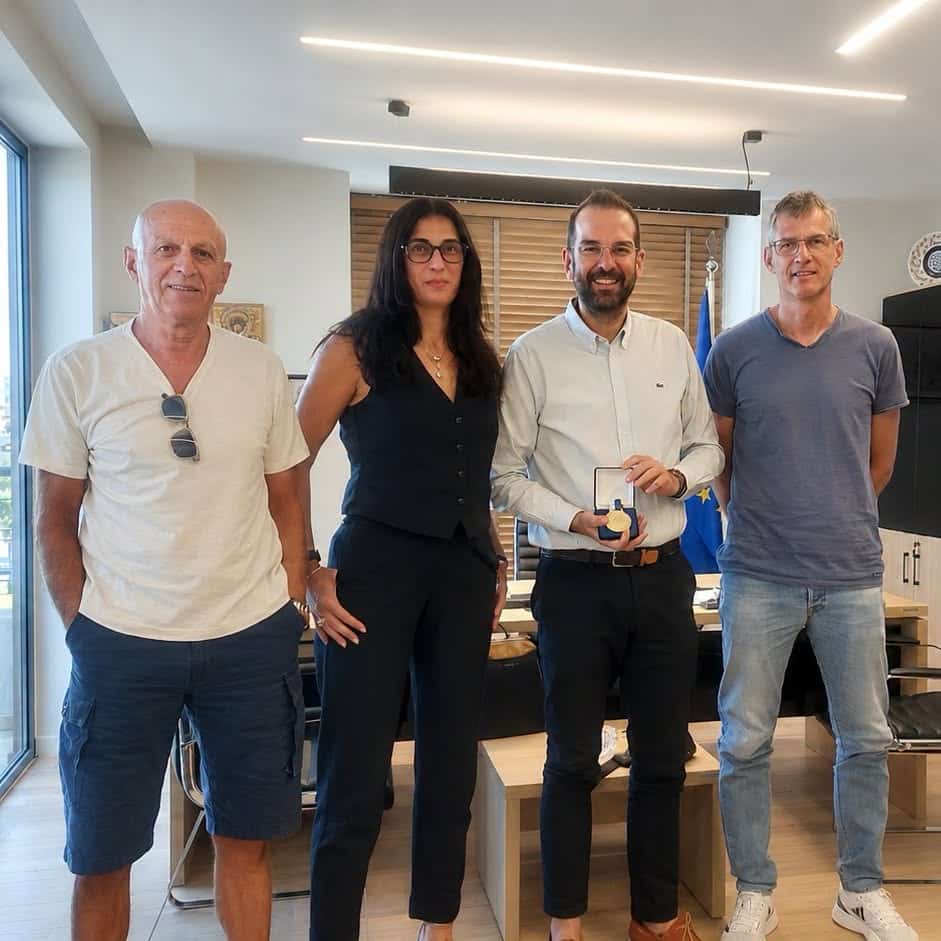 Νεκτάριος Φαρμάκης με βετεράνους του στίβου